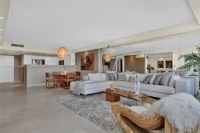 Building Photo - 5600 Collins Ave