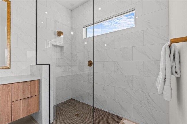 Building Photo - 446 Fountain Dr