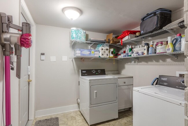 Building Photo - 3BD/1BA Home located in Colonial Acres!