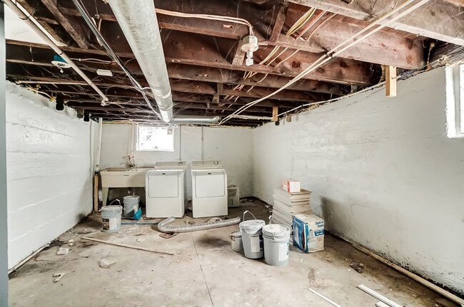 Building Photo - Great 2 Bedroom in Madisonville!