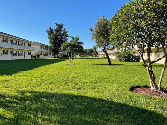 Building Photo - ANNUAL RENTAL - POINCIANA-2 BED / 1 BATH