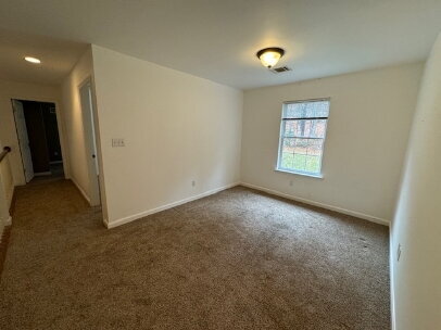 Building Photo - Move In Special 1/2 Off First Full Month with move in by 4/20/2026 - Pet Friendly 4-Bedroom Retre...