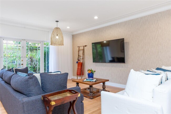 Building Photo - 501 SW 19th Rd