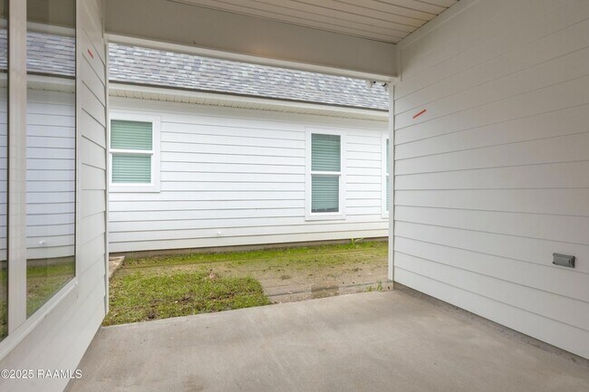Building Photo - 107 Alpine Dr