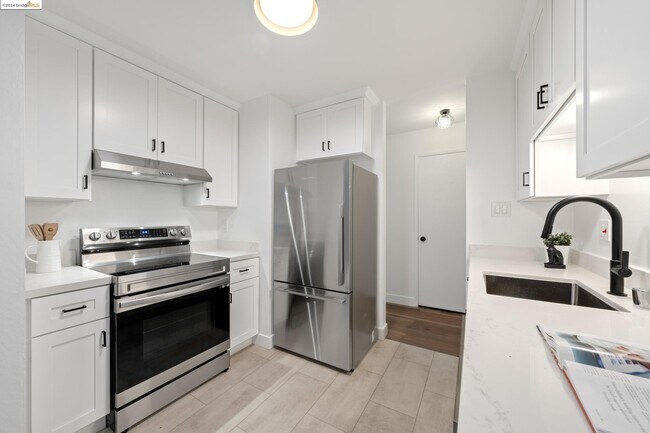 Building Photo - 1591 Ellis St