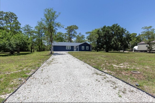 Building Photo - 16932 Aintree Dr W
