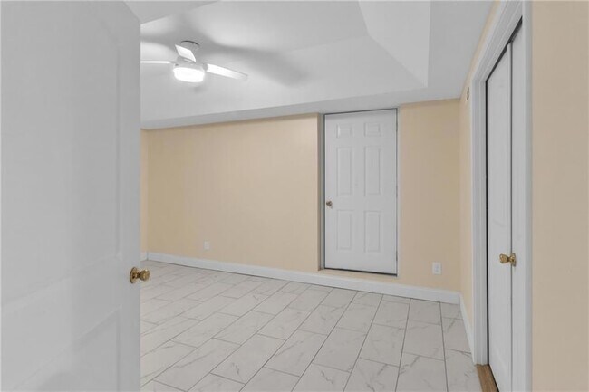 Building Photo - 915 Chipley Ct NE