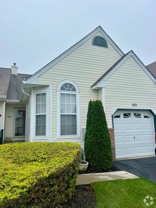 Building Photo - 703 Constance Ln