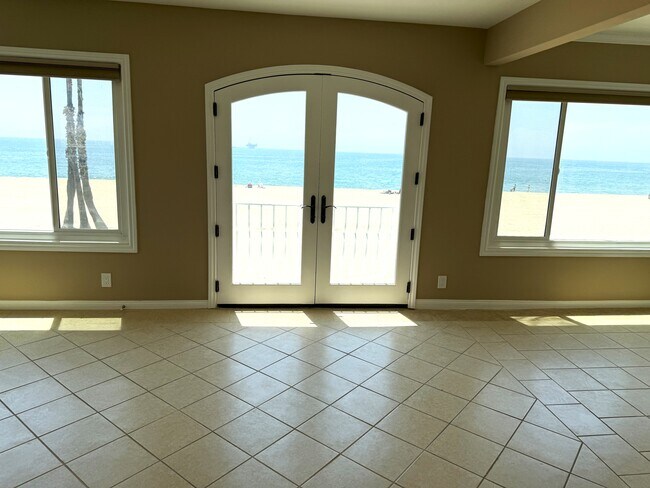Building Photo - 1319 E Seal Way