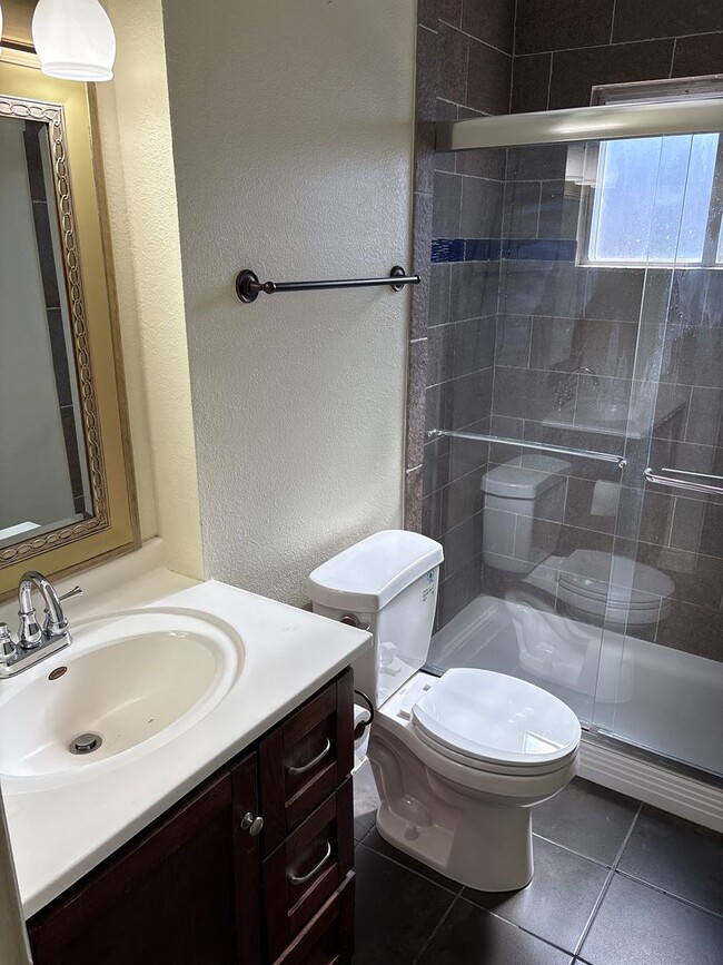 Building Photo - 2615-2617 E. 17th St.