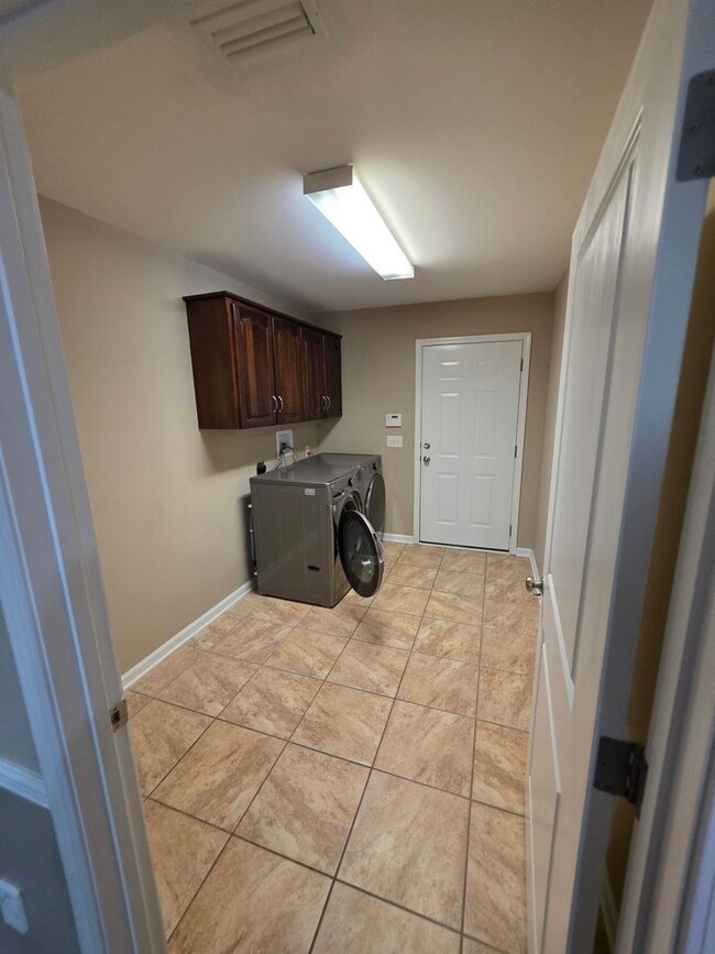 Building Photo - Available January!