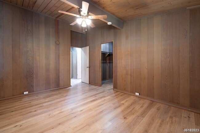 Building Photo - Fully Renovated 3BR/2BA/2Car Garage in Pea...