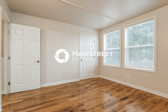 Building Photo - 3 Bedroom Pet-Friendly Home in Louisville,...