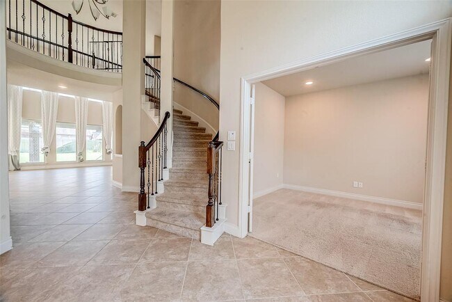 Building Photo - 13614 Lightning Falls Ln