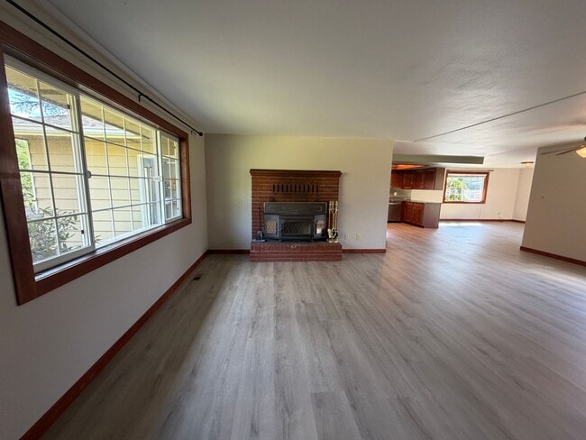 Building Photo - 6597 Tut Terrace