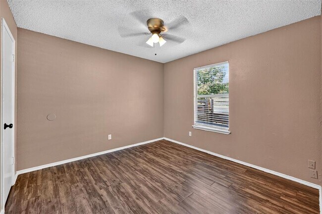 Building Photo - 1207 Eleanor St