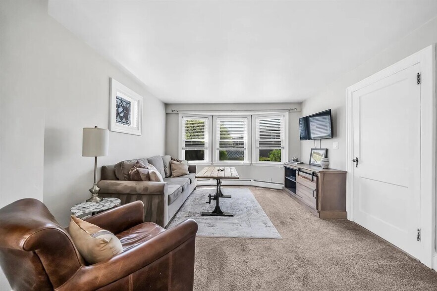 Building Photo - 90 Union Ave