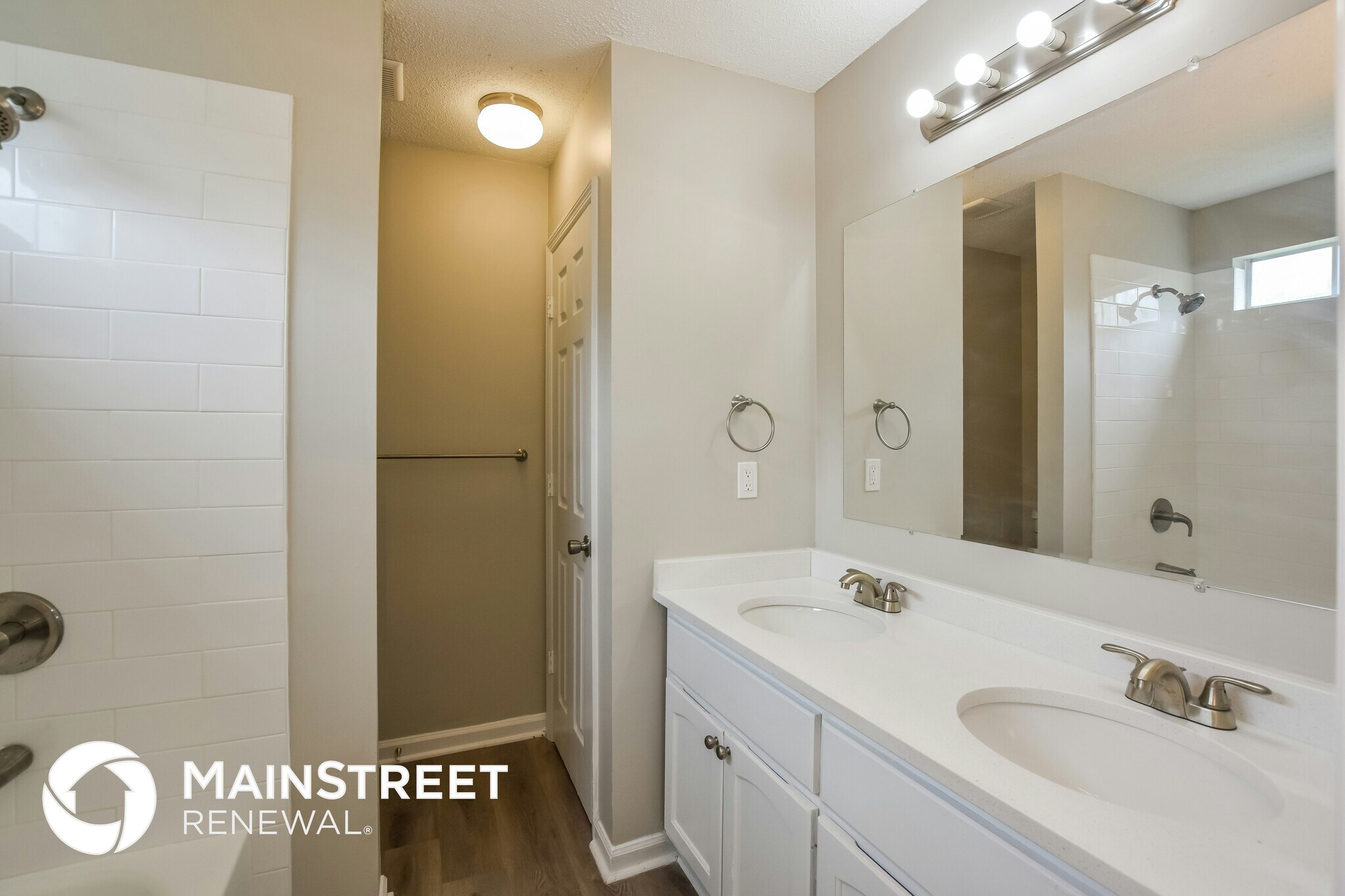 Building Photo - 229 River Oaks Dr