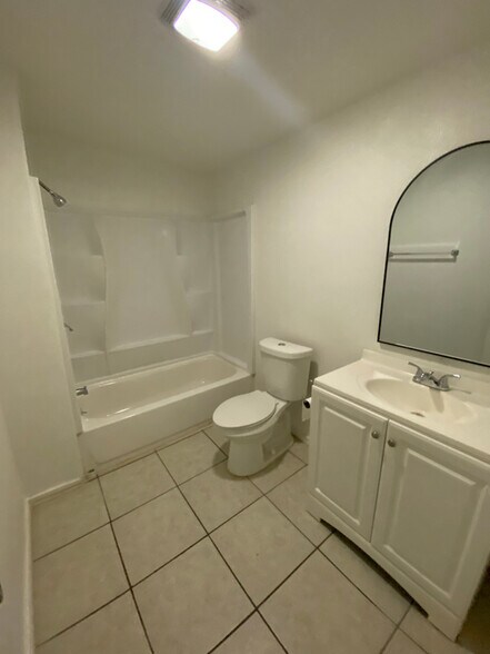 Building Photo - 5415 Buena Vista St