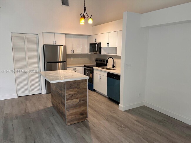 Building Photo - 7450 NW 34th St