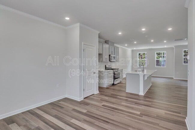 Building Photo - 1715 Chirping Trl