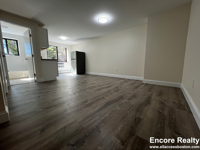 Building Photo - 15 Chester St