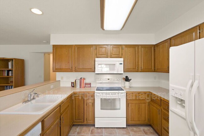 Building Photo - 508 Parkwood Dr
