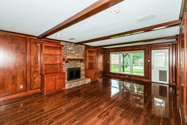 Building Photo - 826 Bradwell Dr