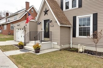 Building Photo - 2146 Greensburg Rd