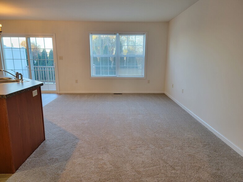 Building Photo - 302 Mount Olive Ln