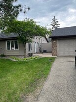 Building Photo - 1807 Karis Way