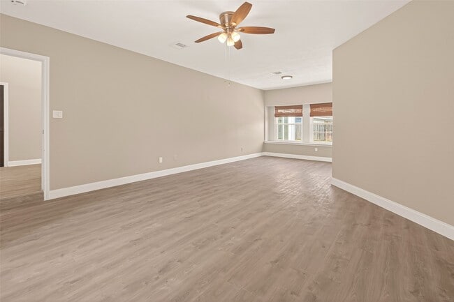 Building Photo - 1709 Coles Farm Dr