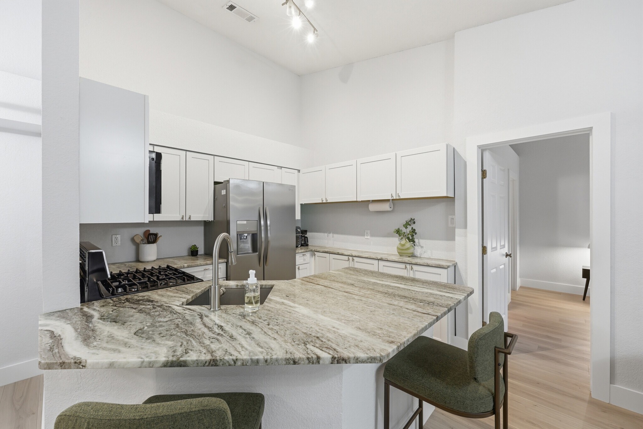 Building Photo - 13810 Sutton Park Dr N