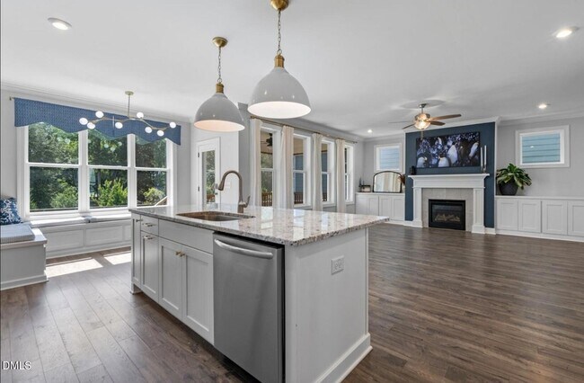 Building Photo - 217 Tumbling River Dr