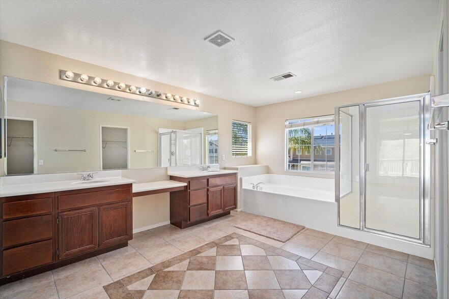 Building Photo - 26426 Mare Ln