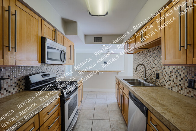 Building Photo - **COMING SOON** Beautiful 3 bed/2 bath hom...