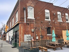 Building Photo - 2202 Lexington Ave