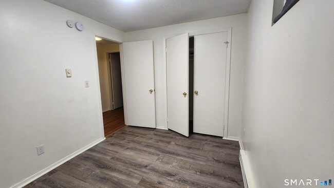 Building Photo - 14 White Oak Rd