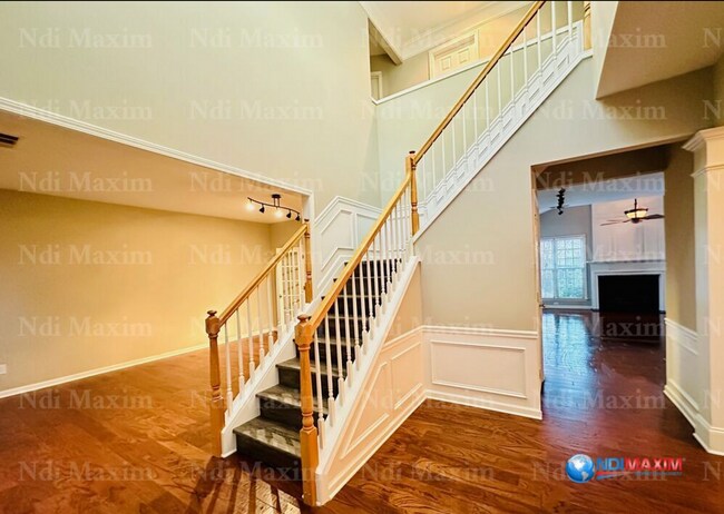 Building Photo - Beautiful house in the LAMBERT cluster in ...