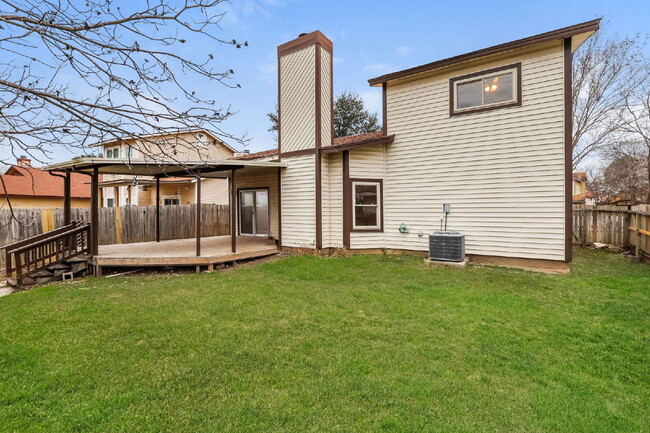 Building Photo - Spacious 2-Story Home – Move-In Ready!