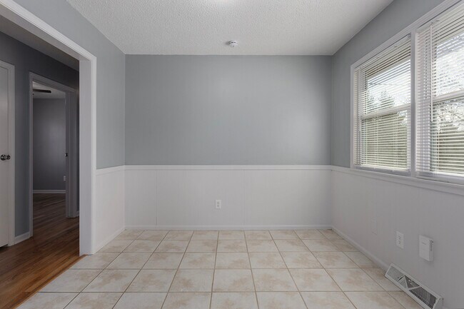 Building Photo - 703 SW 7 St