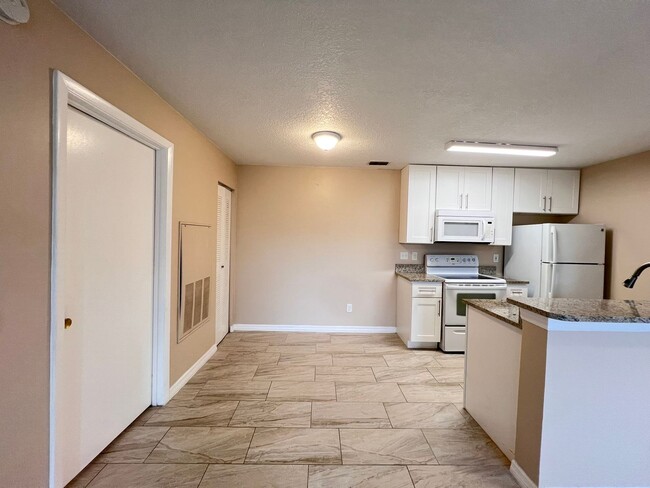 Building Photo - Lake Mary - Condo