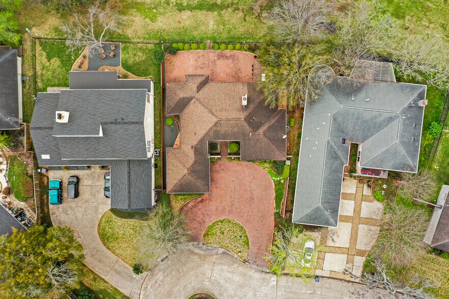 Building Photo - 534 Fox Briar Ln