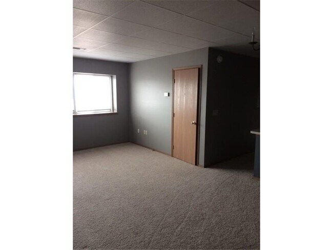 Building Photo - 109 E Luverne St