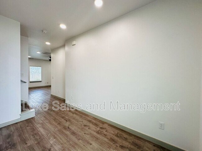 Building Photo - 7907 NW 135th Terrace