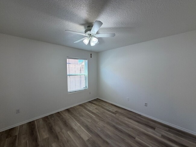 Building Photo - 3 Bedroom Single Story Home Available Near Unser Blvd NW & McMahon Blvd NW!