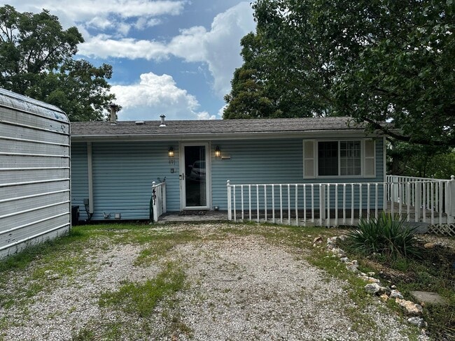 Building Photo - 4 Bedroom House with Lake views!