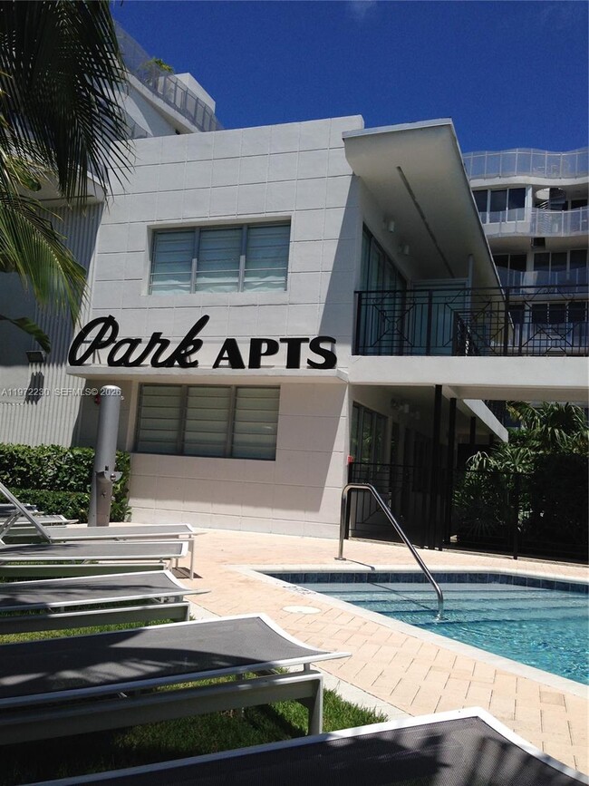 Building Photo - 435 21st St