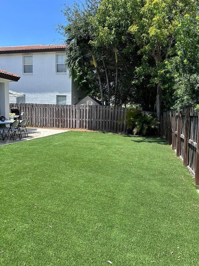 Building Photo - 11161 NW 77th Terrace