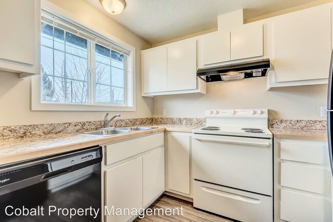 Building Photo - 960 NW Fairmont St